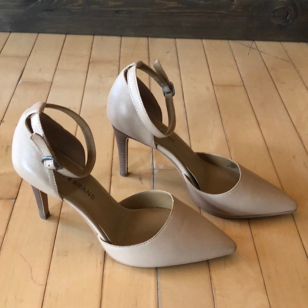 Lucky Brand Cream/Tan Heel